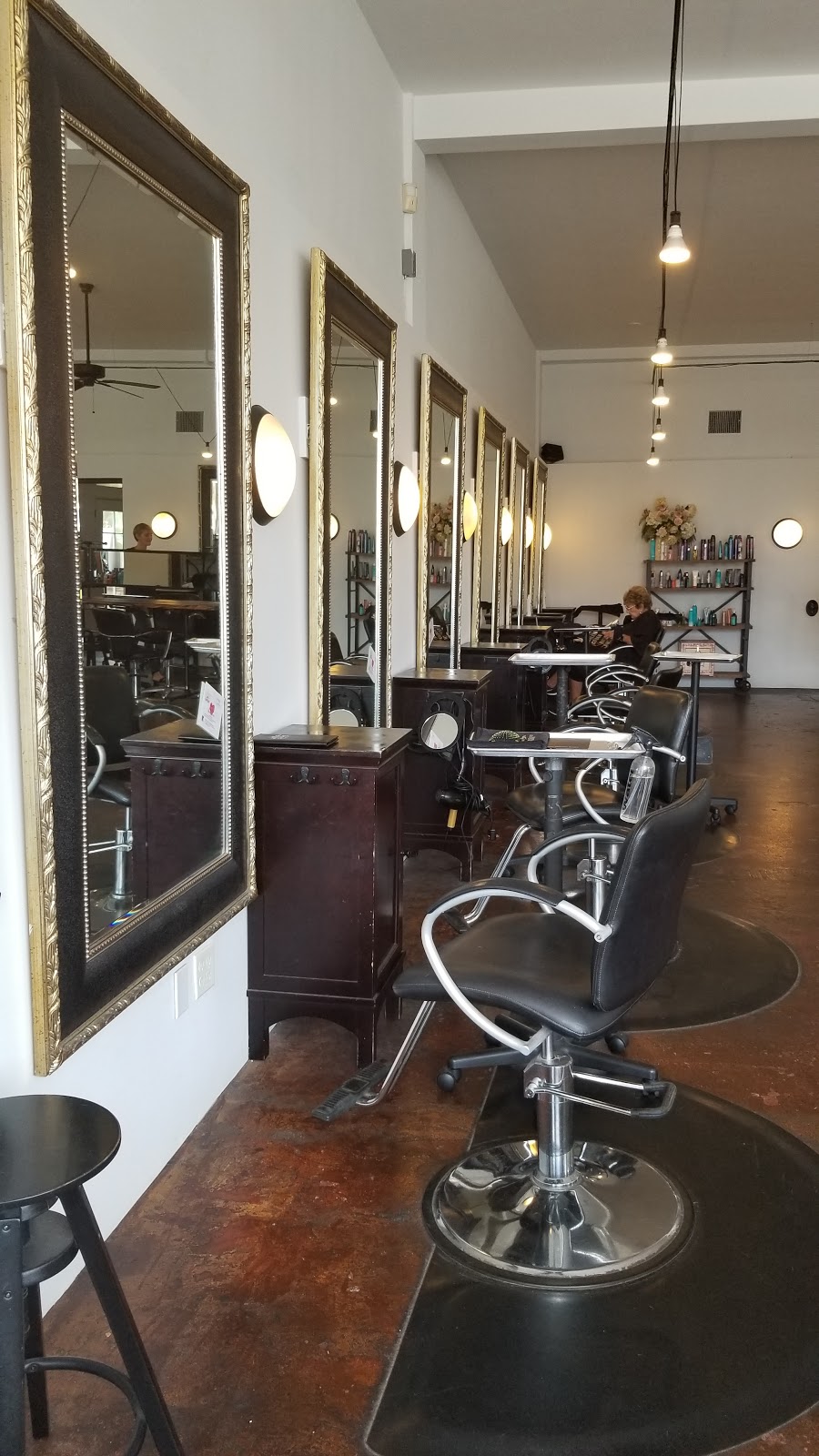 4.4 Belli Belli Salon Boutique Reviews by Real Customers 2024