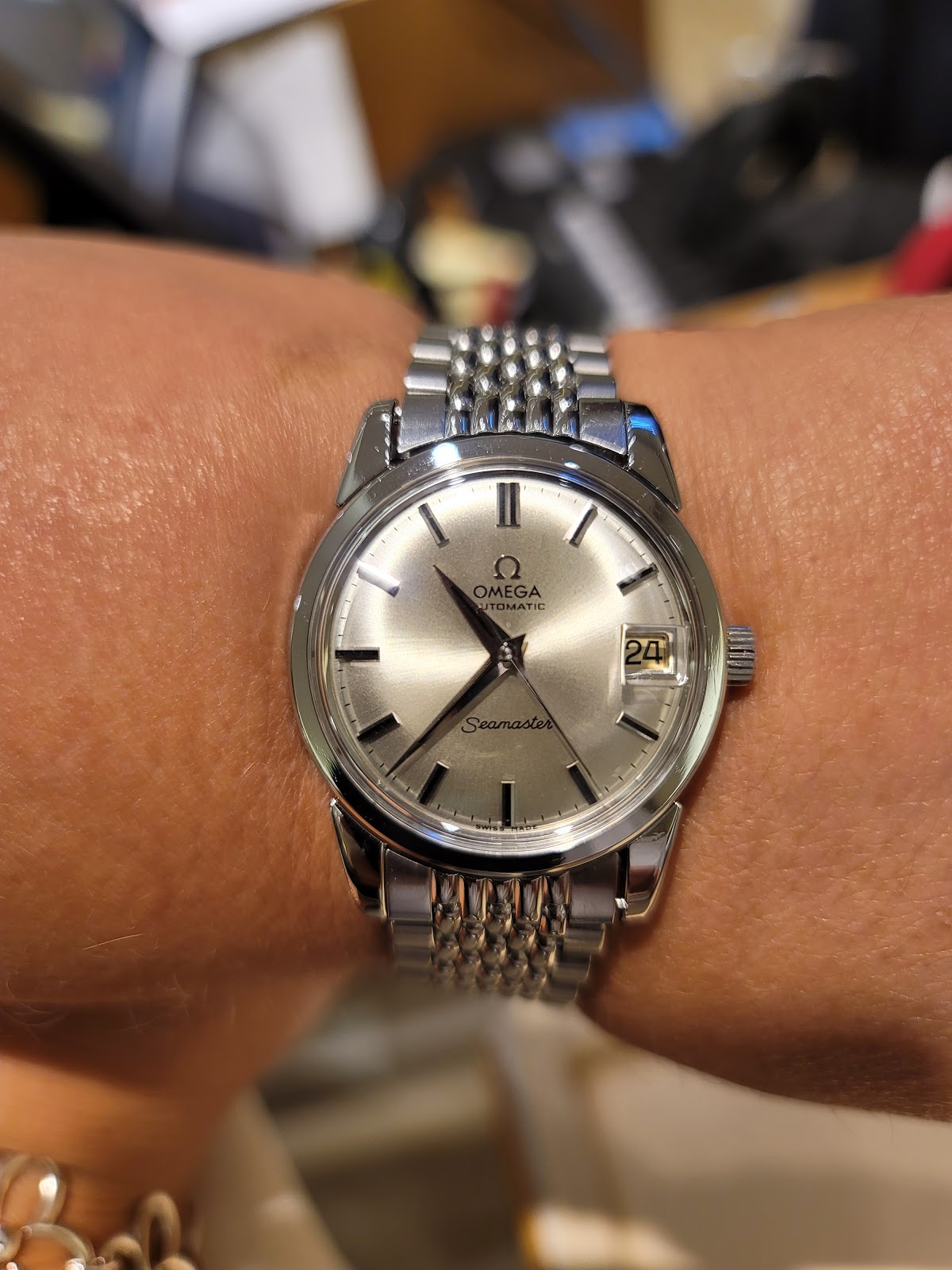 4.9 OMEGA Boutique La Cantera Shops Reviews by Real Customers