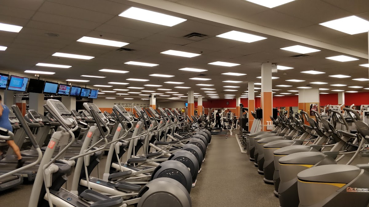 3.8 ⭐ GoodLife Fitness Brampton Bramalea City Centre Reviews by