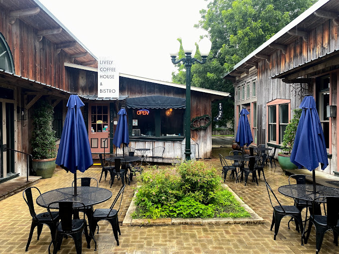 Lively Coffee House & Bistro reviews