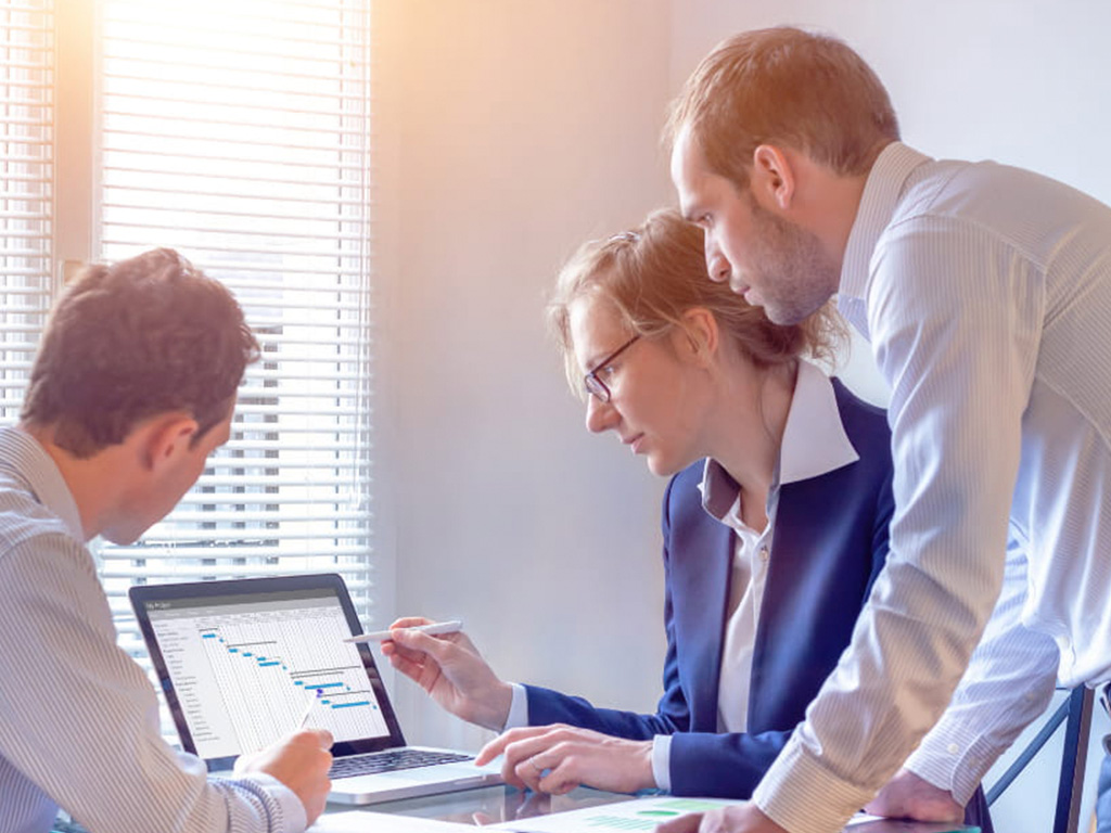 Barnes & Thornburg LLP reviews