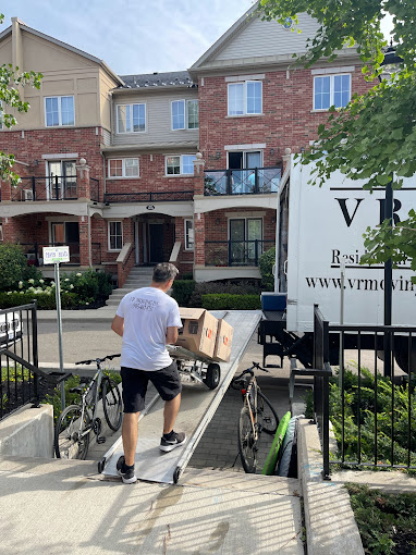 VR MOVING INC photo