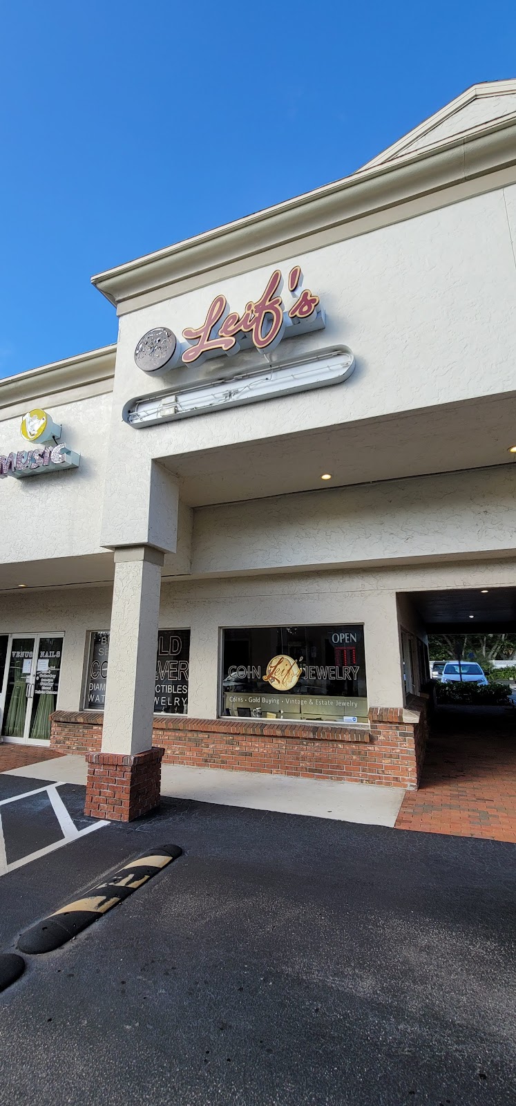 Leif's Coin & Jewelry reviews