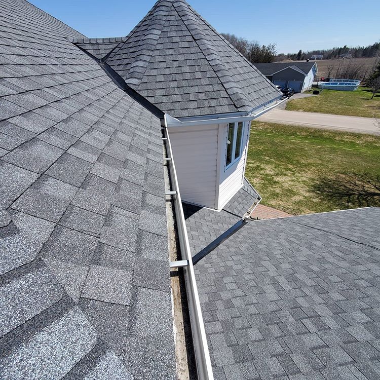Vanity Roofing Ottawa photo